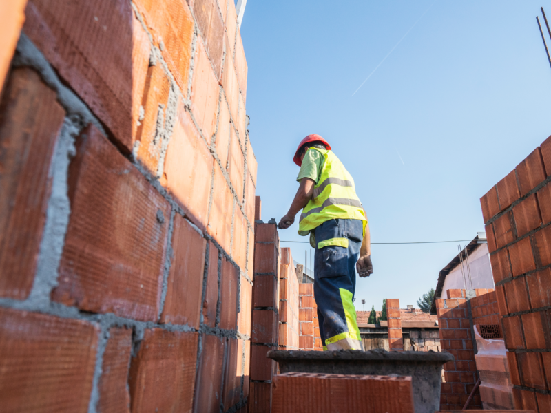 Entreprise tous corps d'état coordonnant des travaux de rénovation pour SEVOL